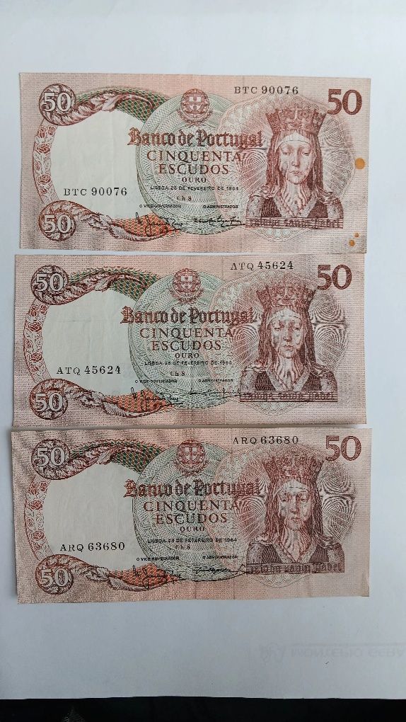 3 notas de 50 escudos