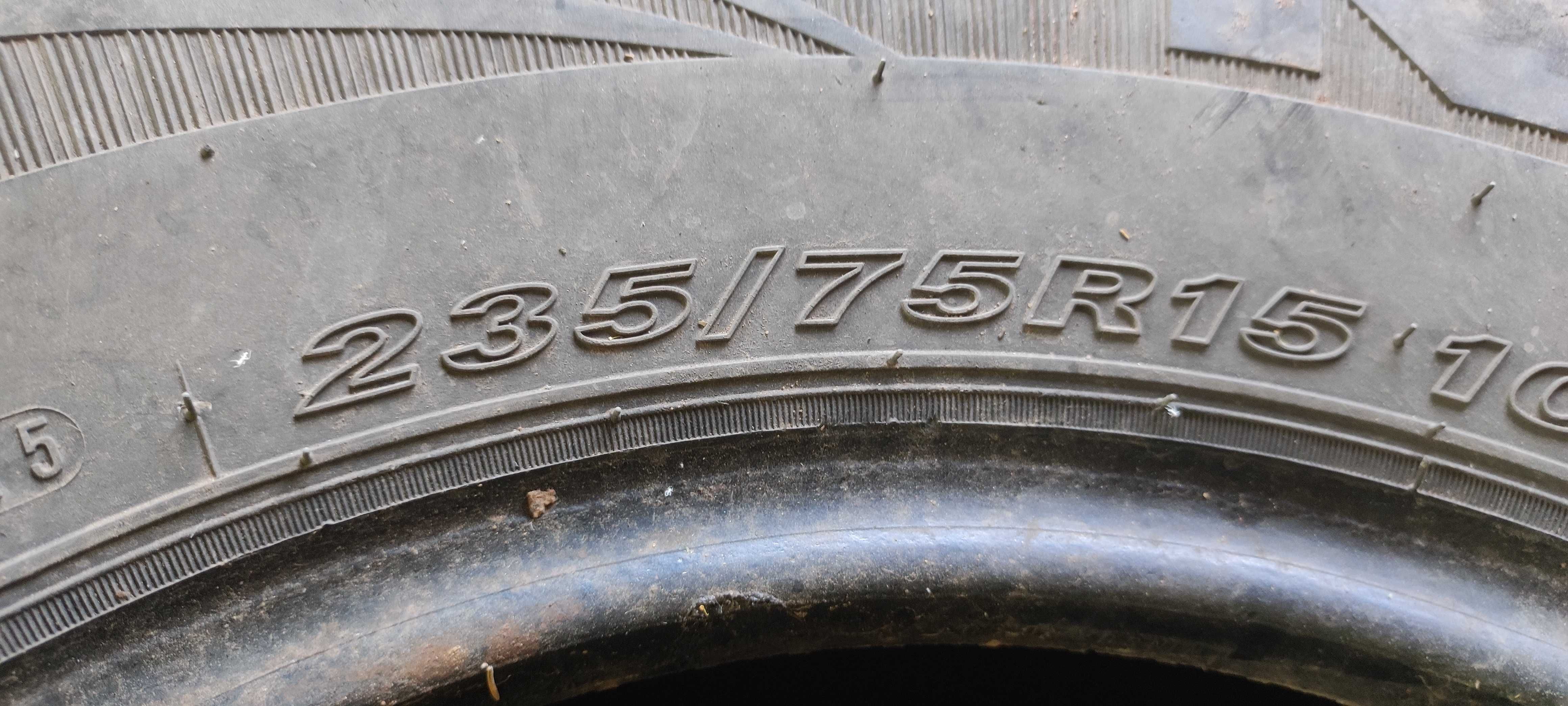 Покришки 4 штуки 235/75 R15 109Т