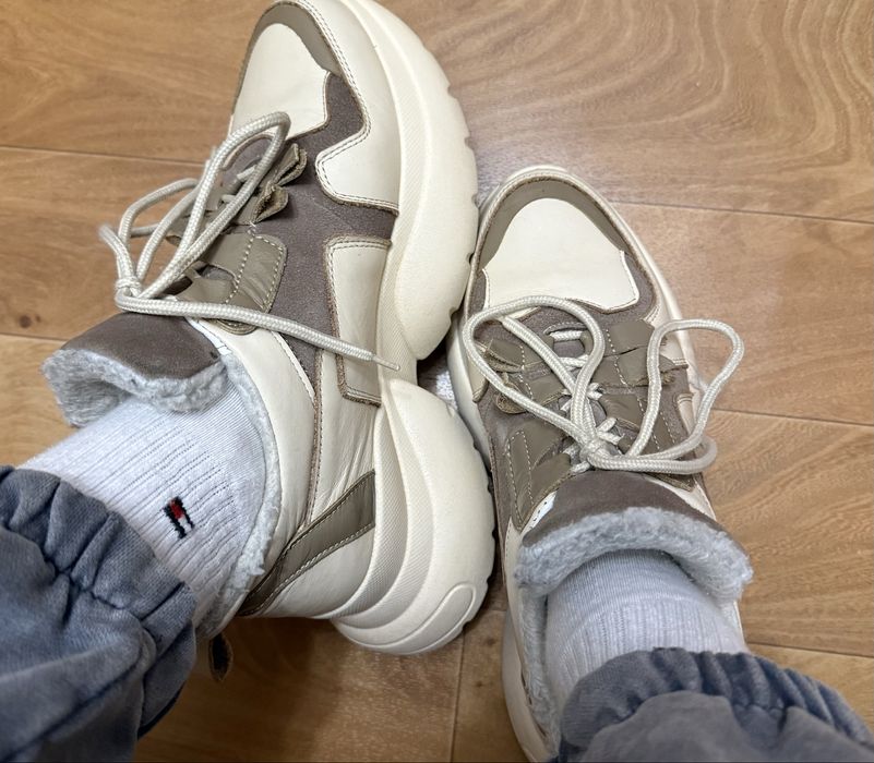 Теплые , кожаные кроссовки