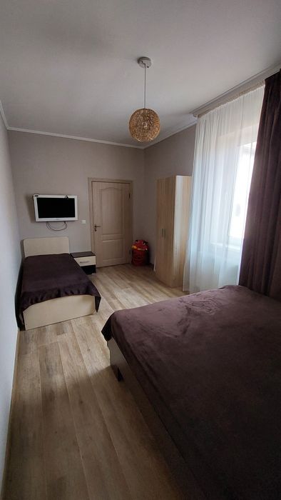 Будинок подобово,ВІЛЬНО