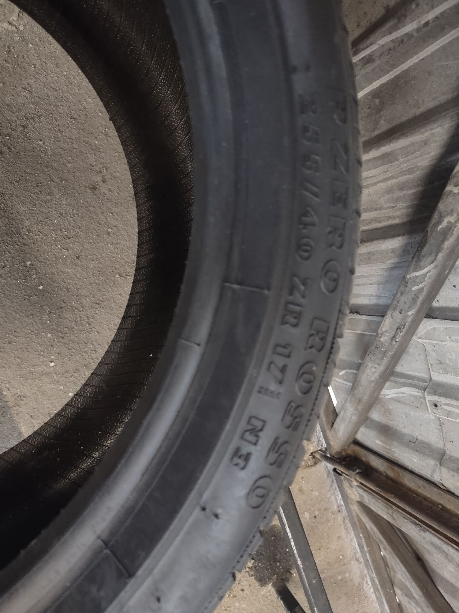 Nr 76 255/40/17 Nowa opona letnia Pirelli