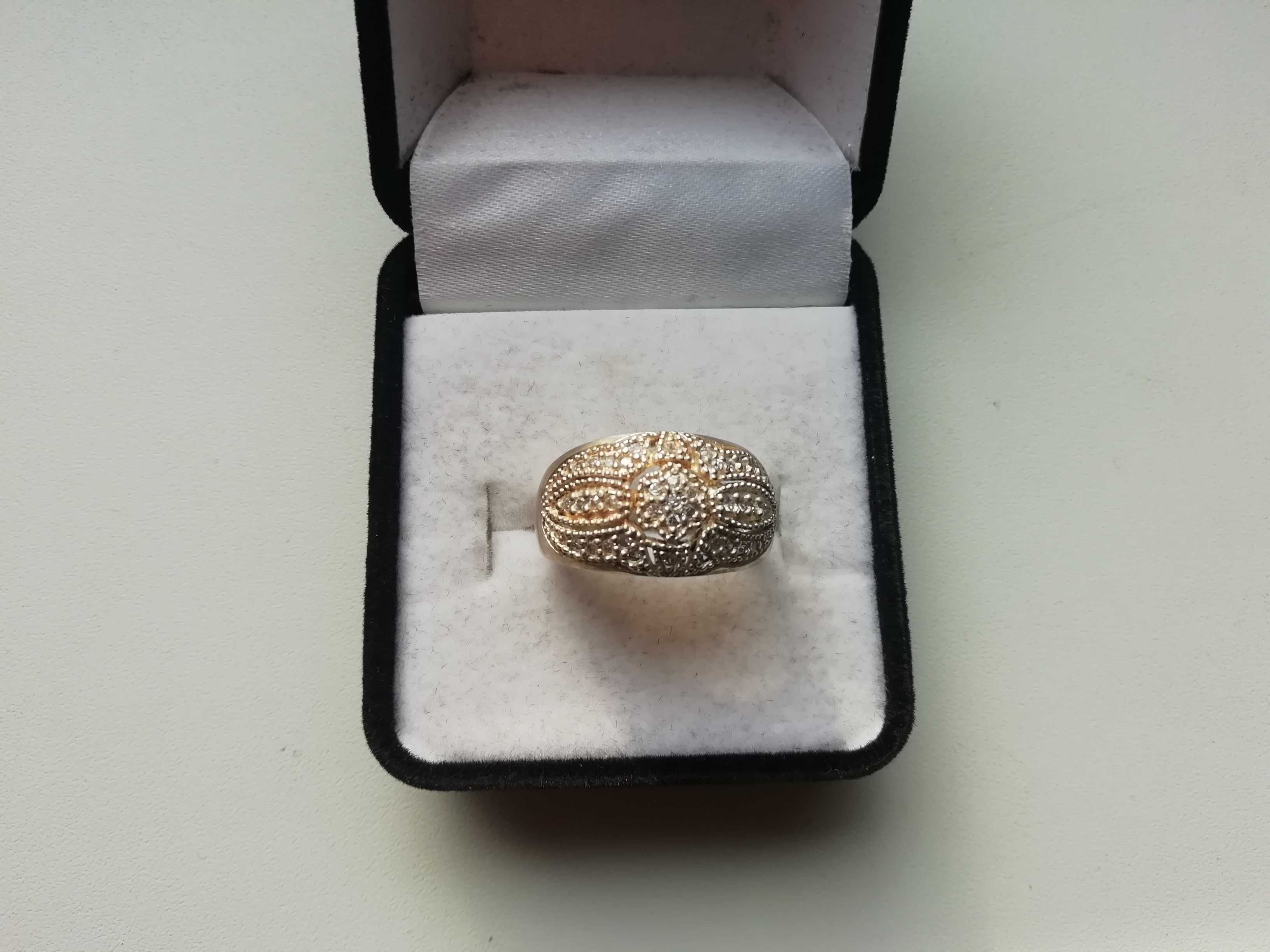 Серебряное кольцо с цитринами 18.5 размер