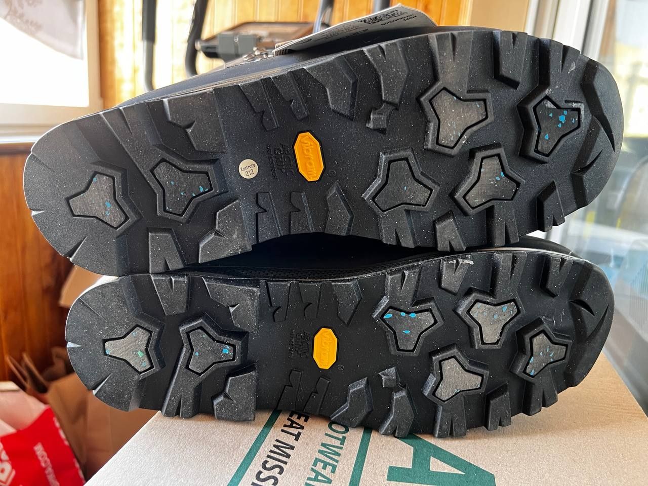 Тактичні зимові черевики "Lowa Tibet Superwarm GTX" 45 р (оригінал)