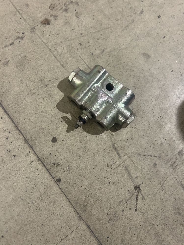 Polonez fiat 125p zuk nysa sygnalizator spadku cisnienia korektor