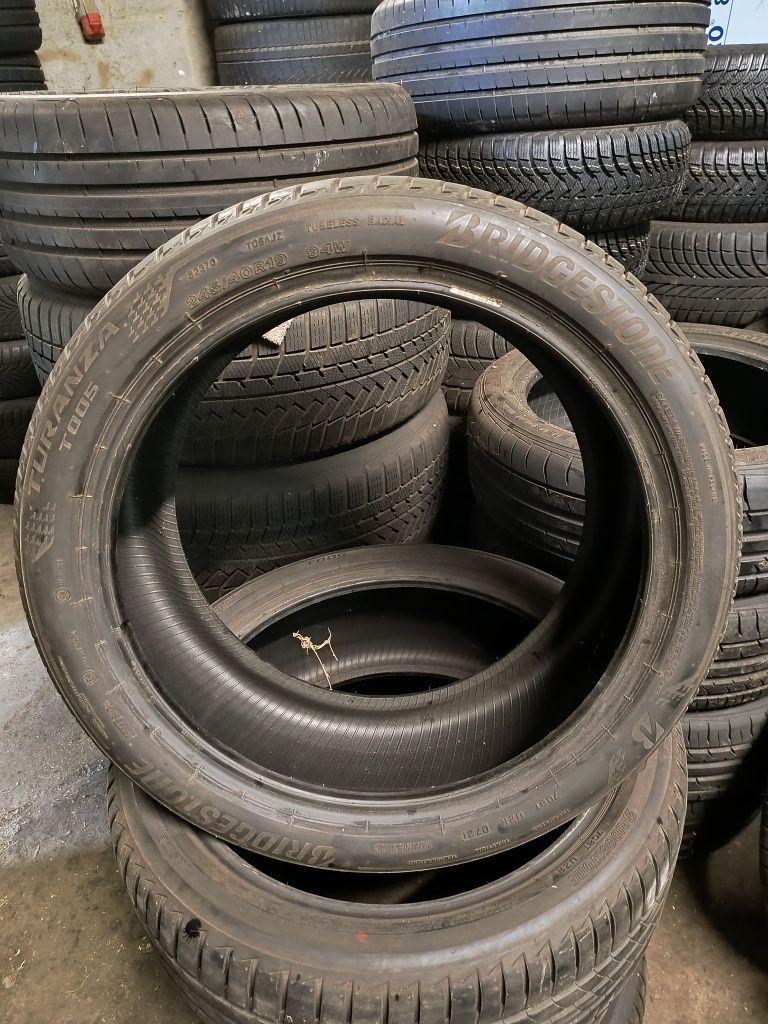 245/40/19 lato Bridgestone