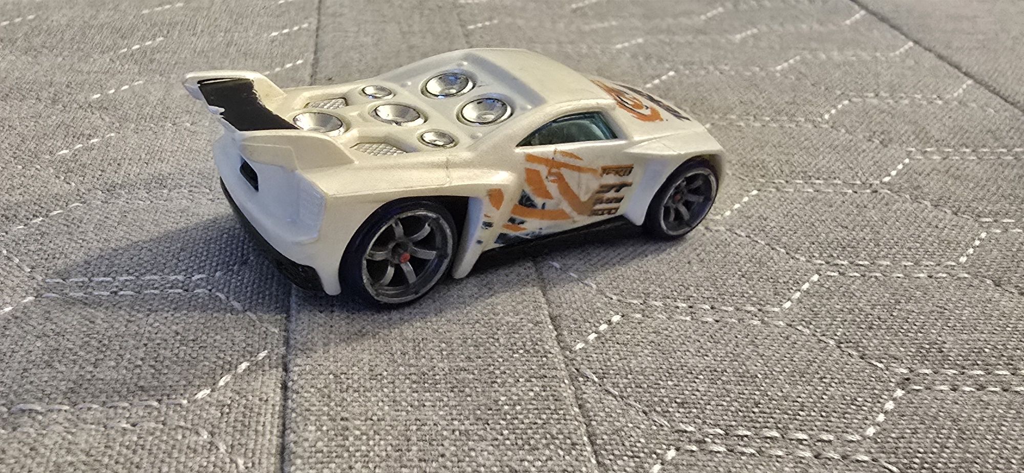 Hot-wheels Teku z serialu AcceleRacers