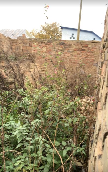 Бой кирпича, цегли, будівельне сміття