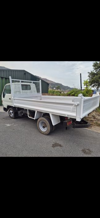 Toyota dyna 150 BASCULANTE