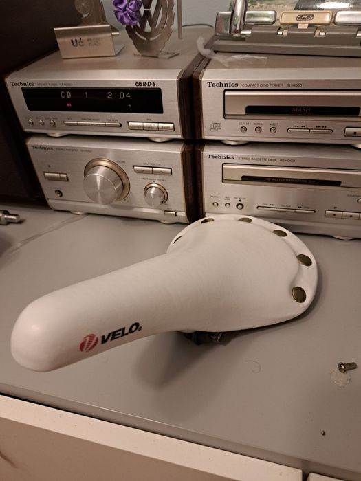 Biale siodelko prox ostre koło