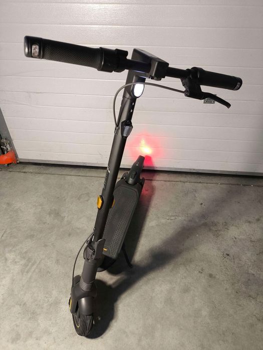 Hulajnoga elektryczna Ninebot KickScooter by Segway MAX G2 D 450 W 20