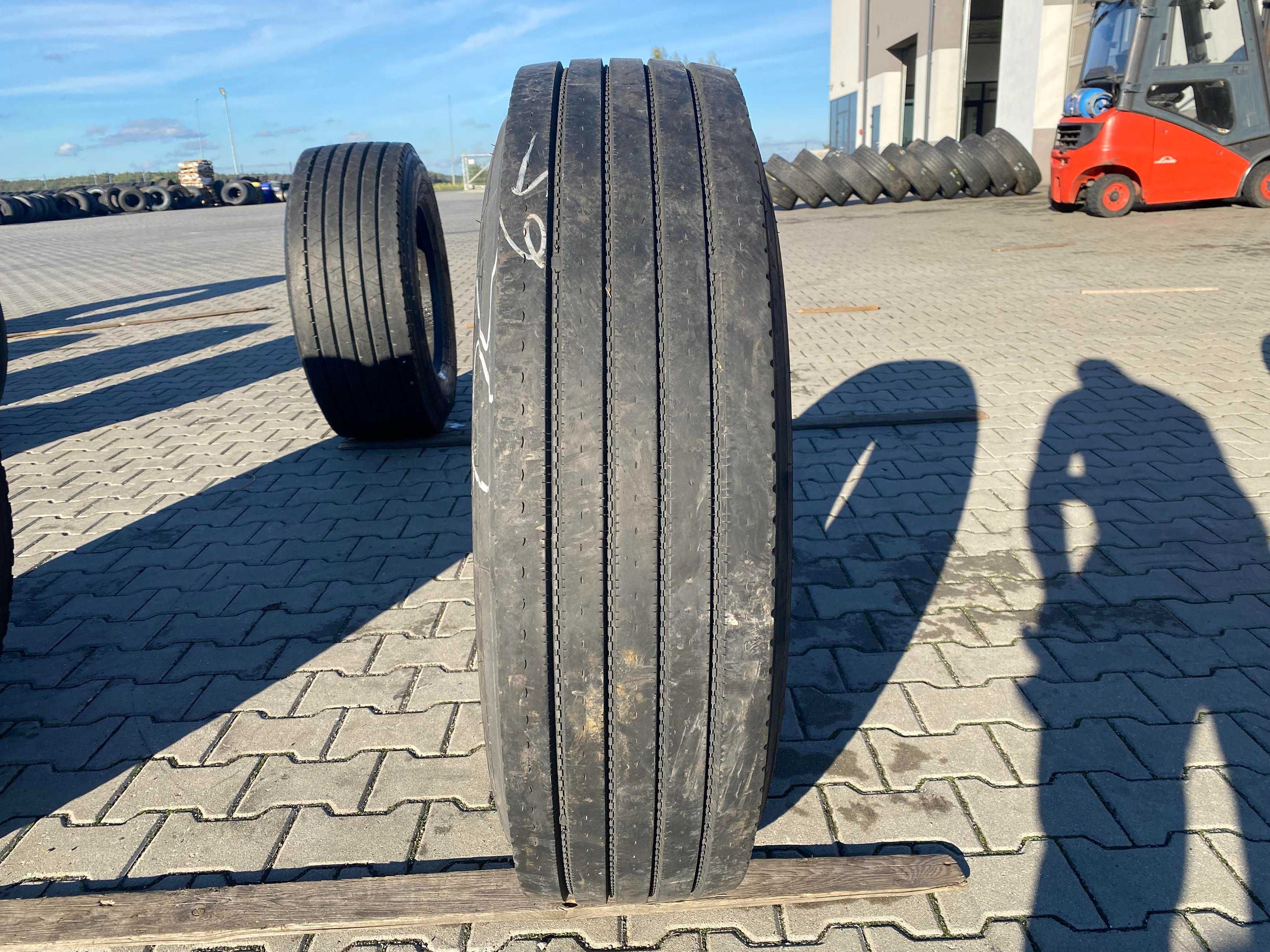 295/80R22.5 Opona MAXX MF4200 Przód 9-10mm MF 4200