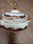 cukierniczka bomboniera z porcelany