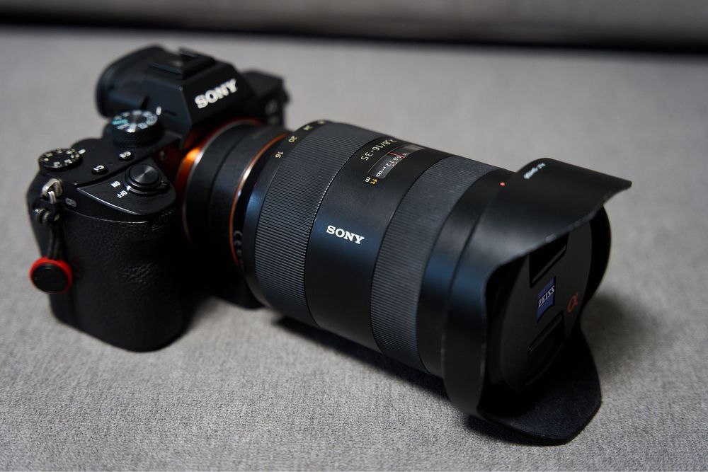 Sony A 16-35mm f/2.8 SSM Carl Zeiss+  перехідник Sony LA-EA-3
