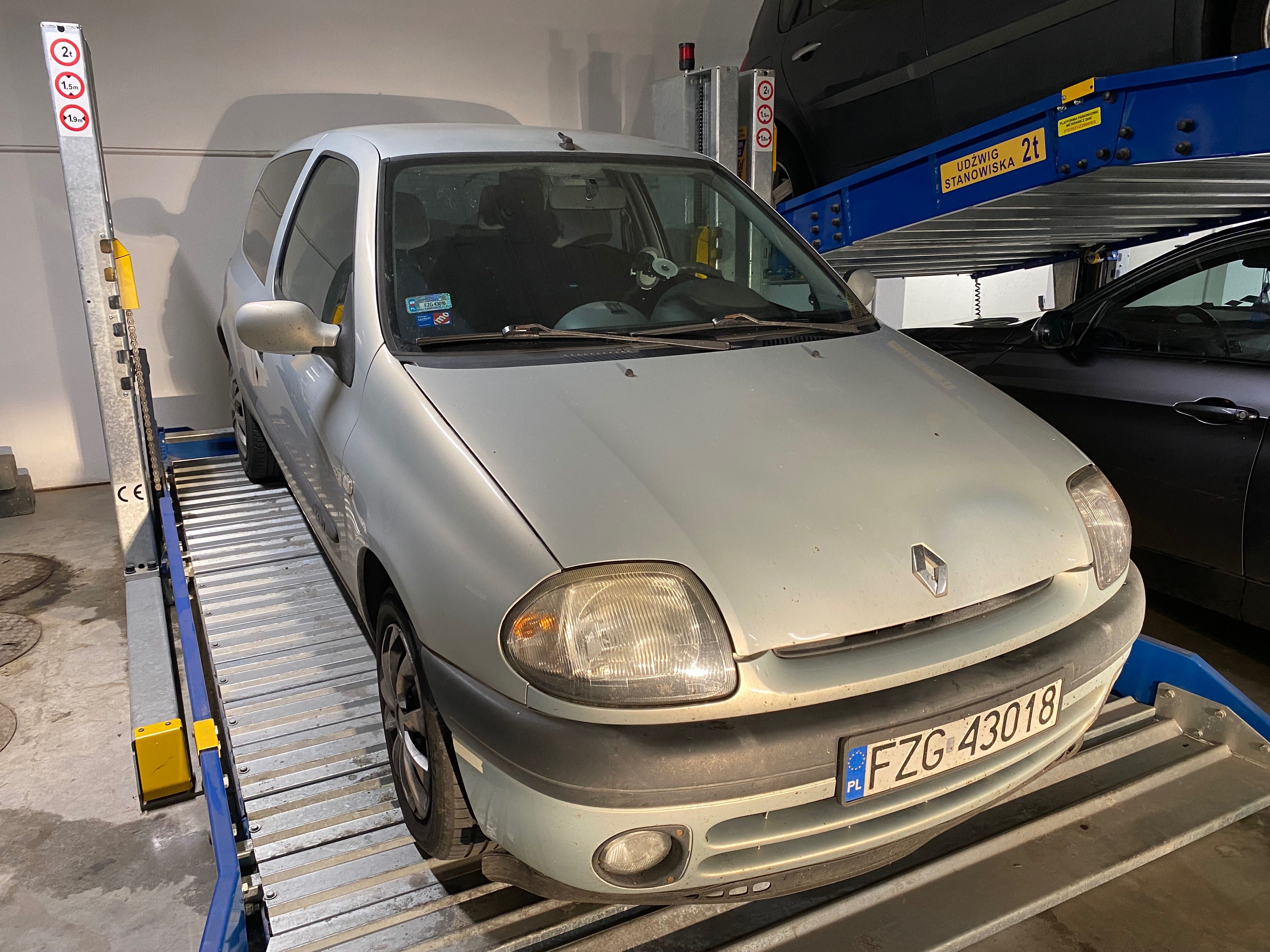 Renault Clio 2 1.4 benzyna 98 km.