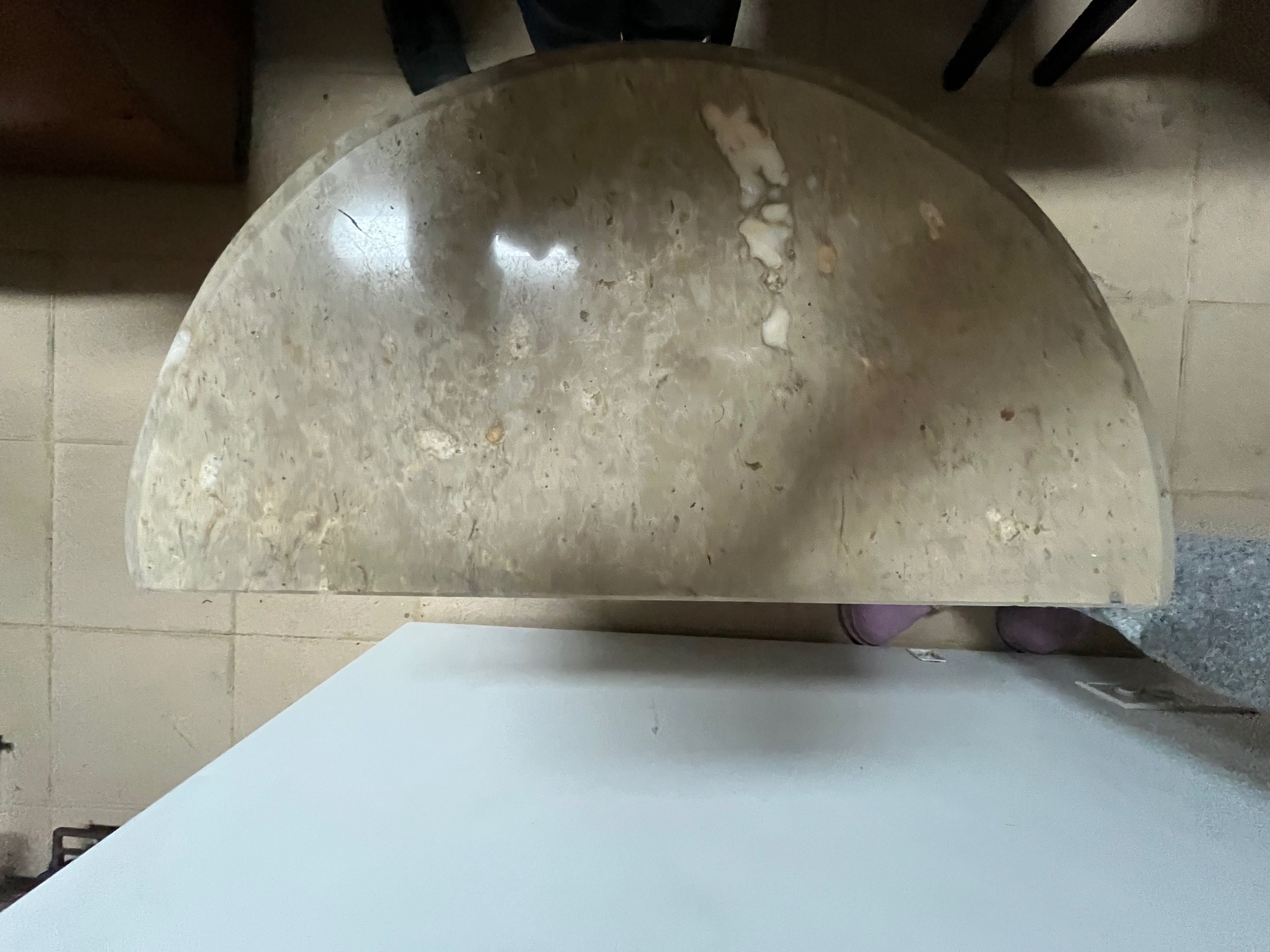 Mesa e espelho em ferro-credência