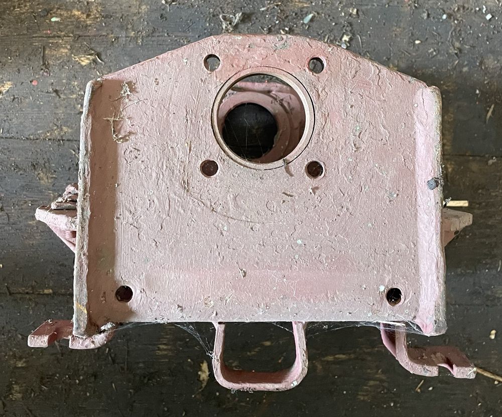 Wspornik metalowy Ursus C-4011 bez zdania starego