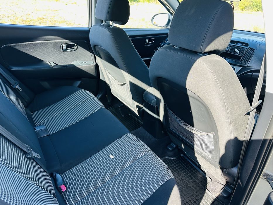 Hyundai Elantra 1.6л