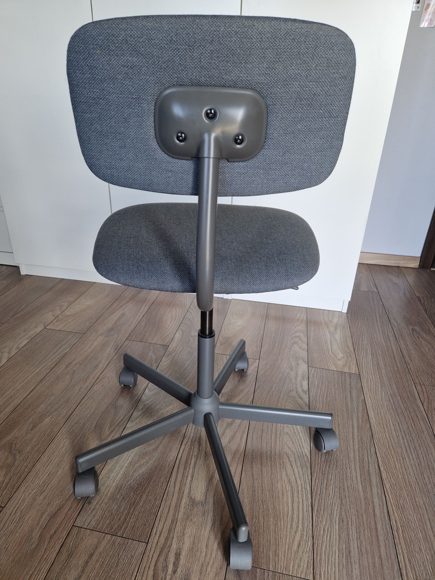 krzesło biurowe obrotowe szare ikea BLECKBERGET