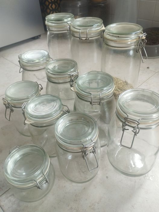 Lote de 11 frascos de vidro