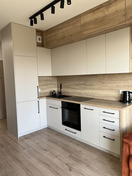 Wynajme nowoczesne widokowe mieszkanie. Miejsce postojowe + balkon!