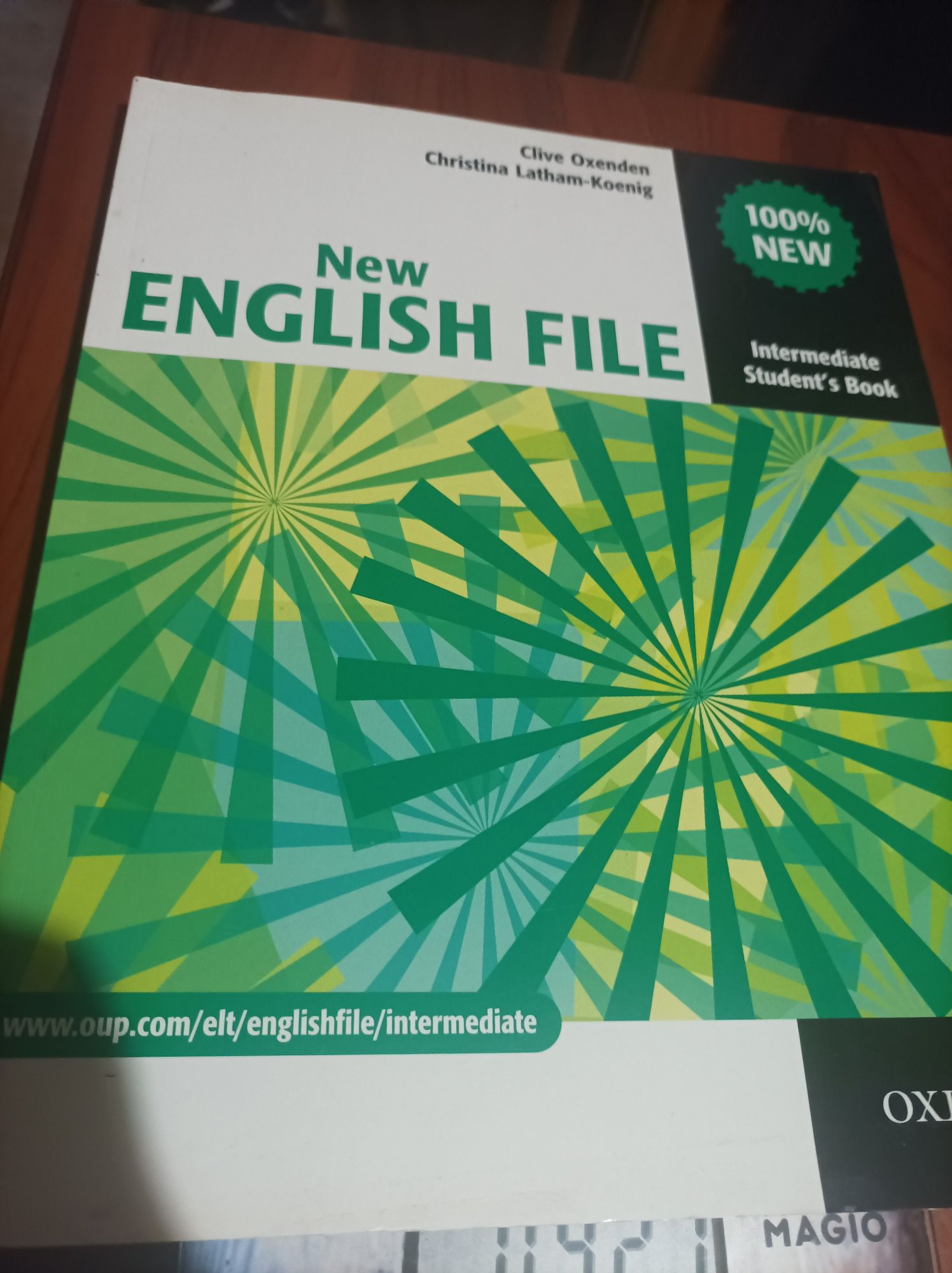 New English File Intermediate Student's book 2011