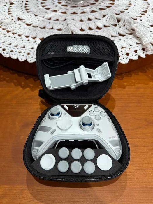 Comando Flydigi Apex 5 com Bolsa, Phone Mount e Replacement Sticks