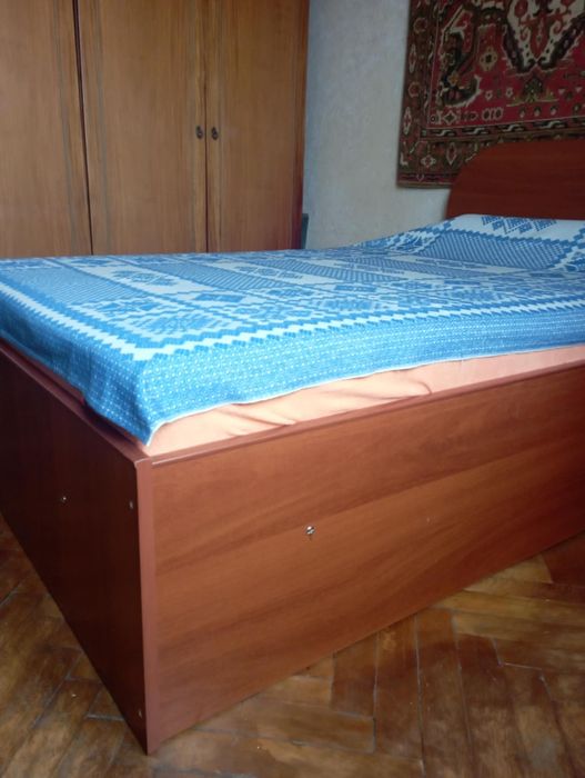 Продам міцне ліжко