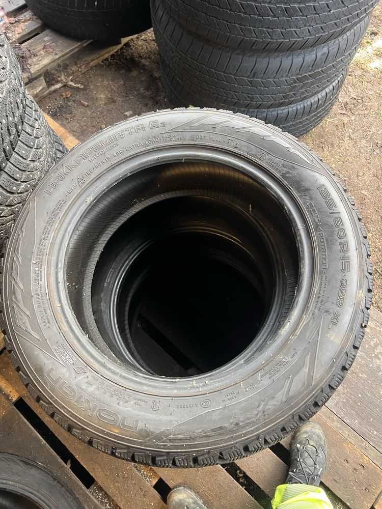 185/60/15 Nokian hakkapeliitta R2