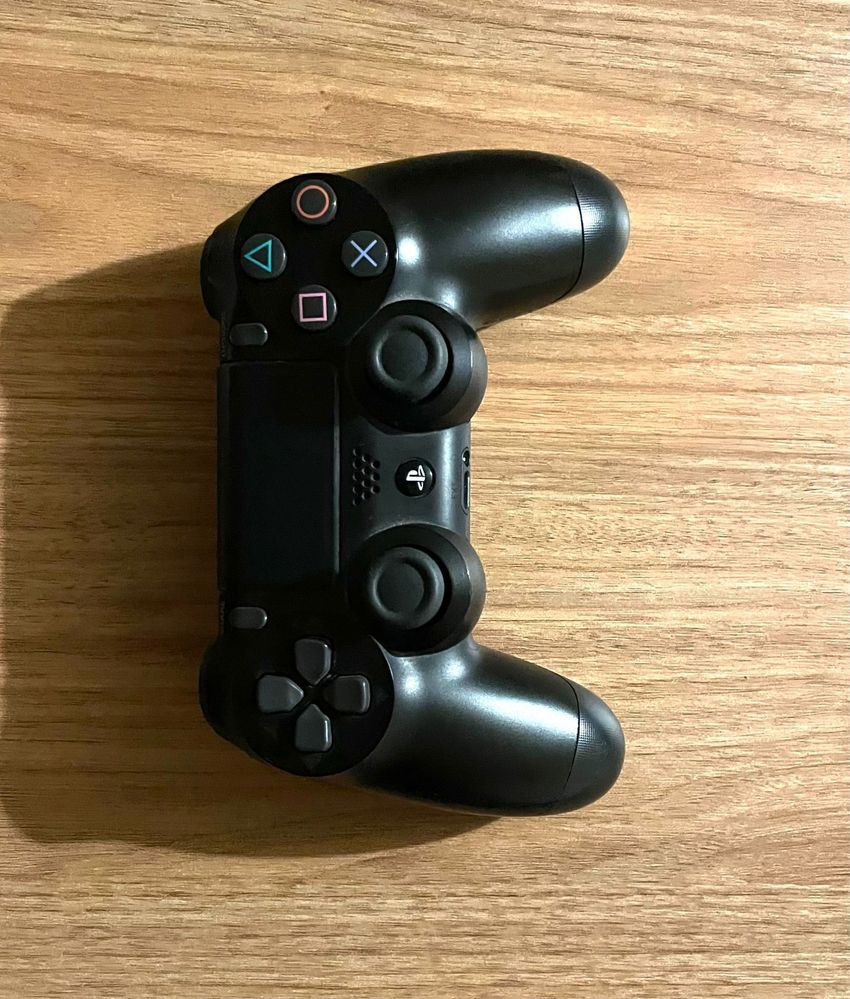 PS4 500GB w zestawie z ośmioma grami