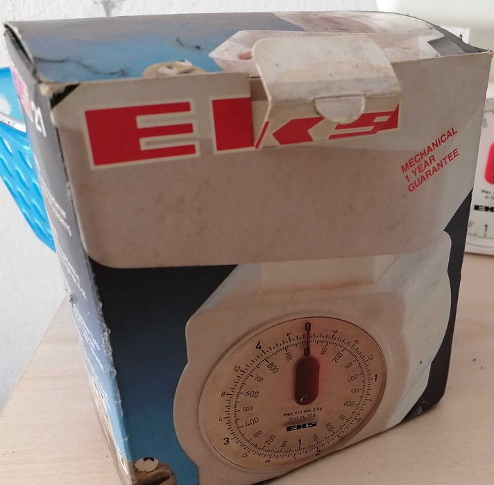 Balança cozinha, cesto e gaveta, tudo por 5€