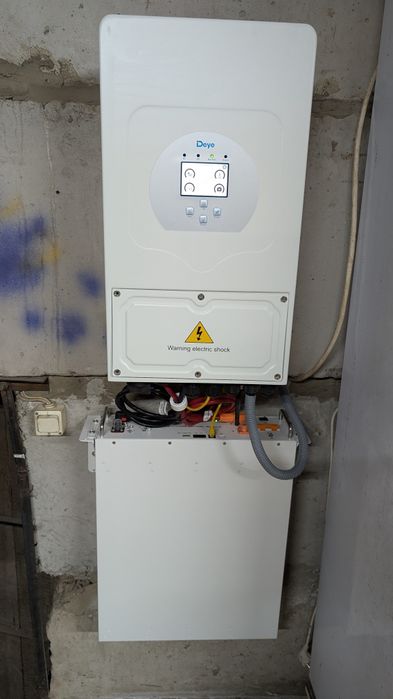 В наявності Комплект Інвертор Deye SUN-6k-SG05LP1-EU +Батарея 5.1Pro B