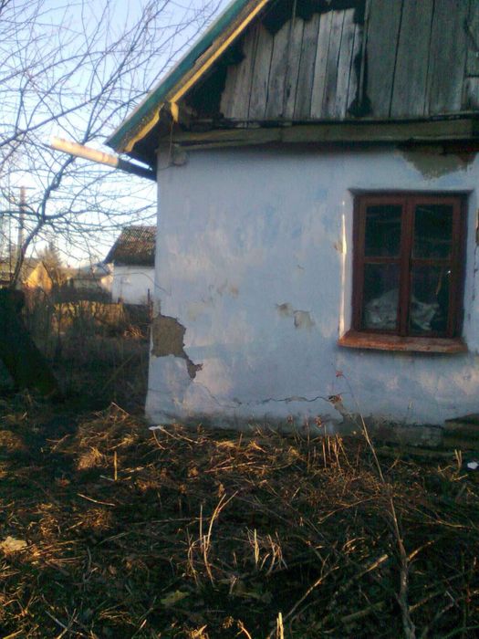 Продам земельну ділянку з старим будинком, с.Озерна