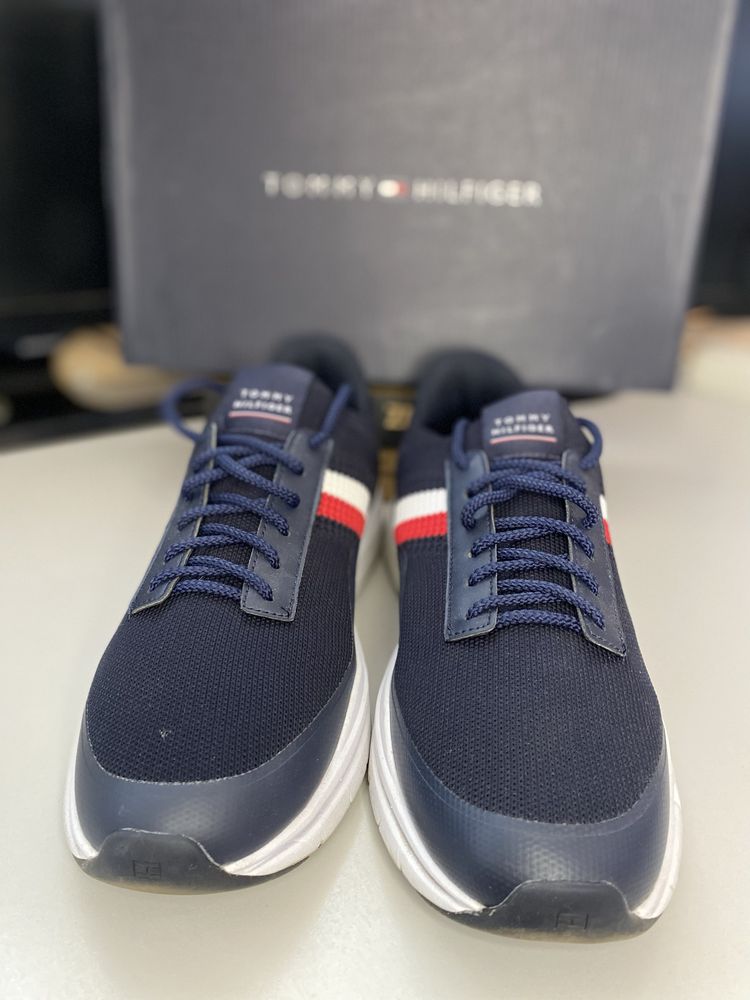 Tommy Hilfiger premium lightweight runner knit 1672 28,5см