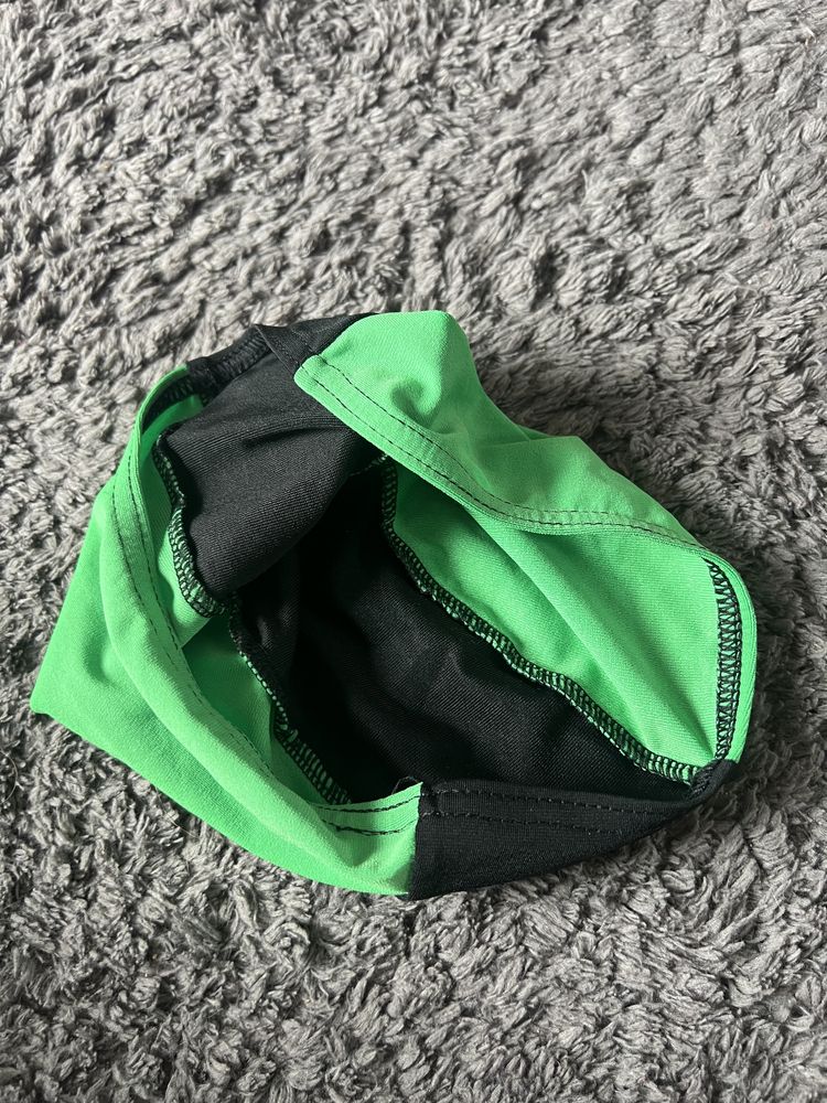 Czarno-zielony czepek do pływanja