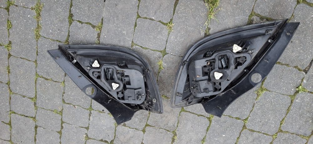 Lampy tył prawa lewa opel astra h komplet