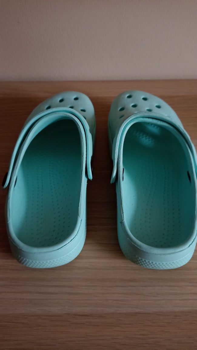 Crocs klapki basen plaża