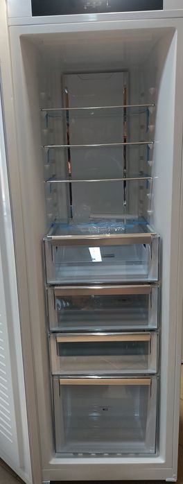 Zamrażarka AEG 7000 serii AGS725ECNW