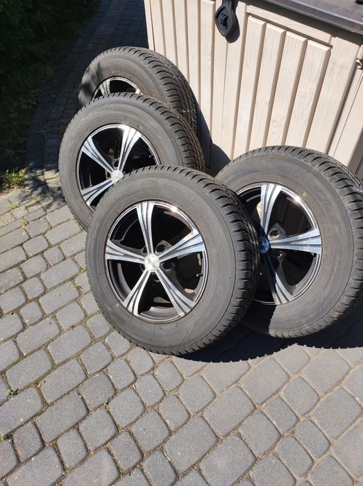 Felgi 16 cali z oponami 215/70