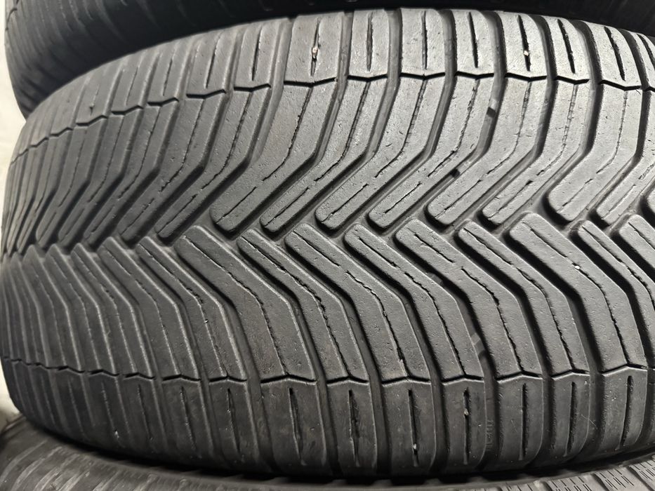 шини б.у зима 215/55 R17 Michelin Cross Climate M+S склад шин