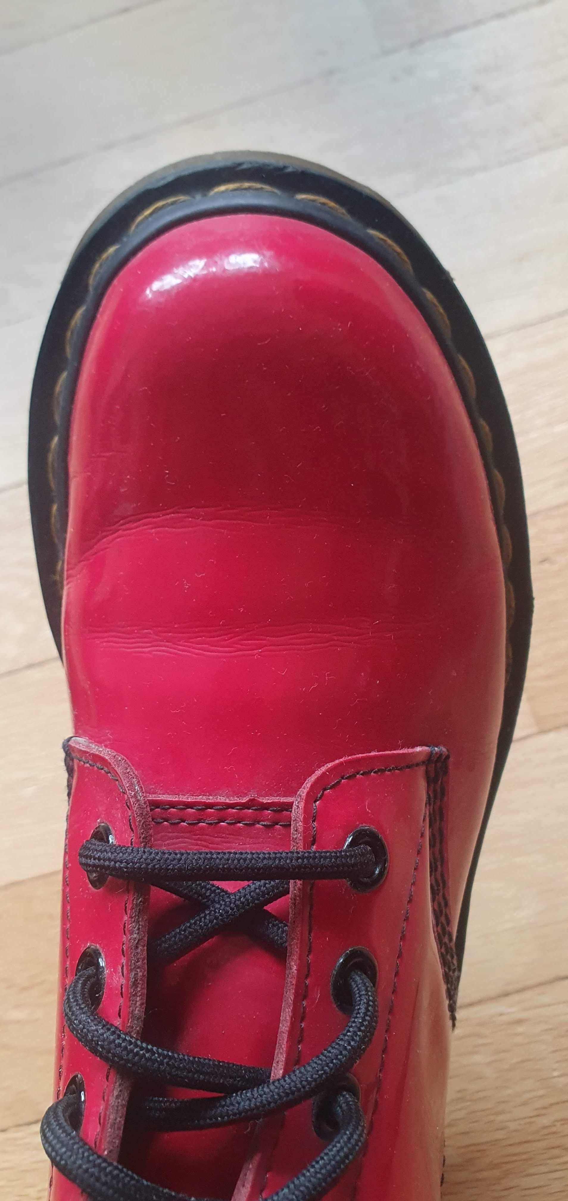 Buty Dr. Martens 1460 W Red Rouge Patent Lamper, czerwone, rozmiar 38