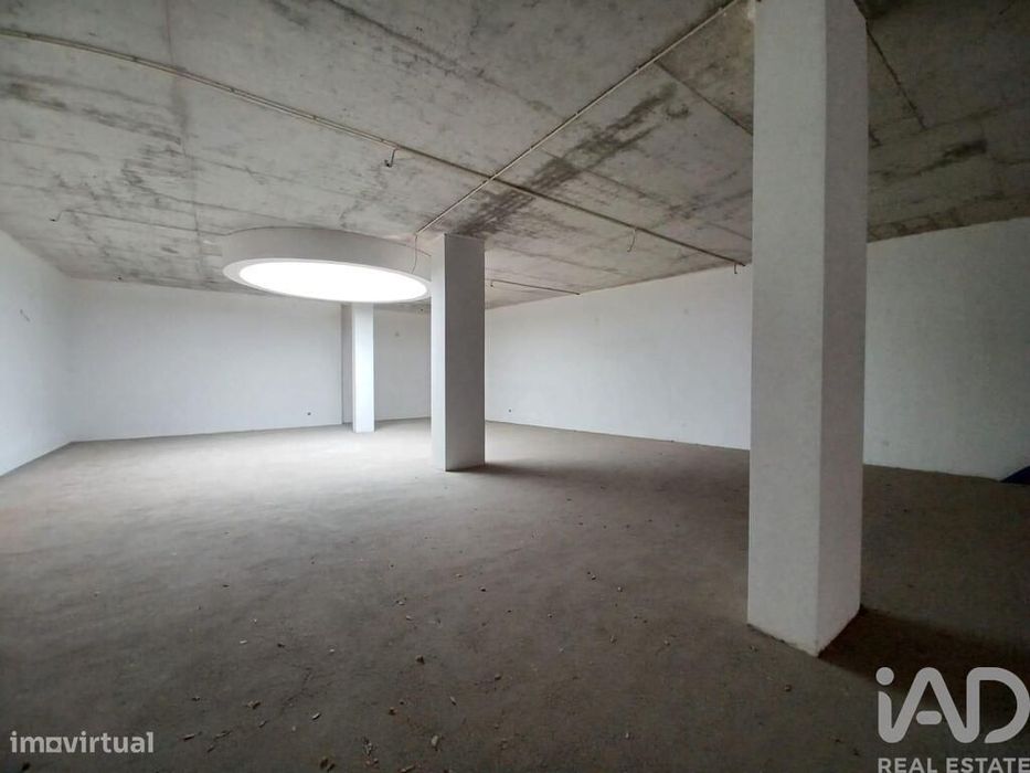 Loja / Estabelecimento Comercial em Cidade da Maia de 315,00 m2