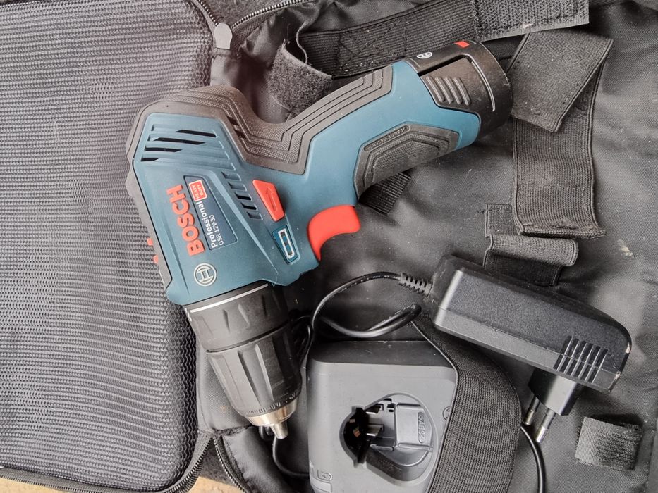 Новий безщітковий Шуруповерт Bosch gsr 12v-30 з АКБ та зарядкою