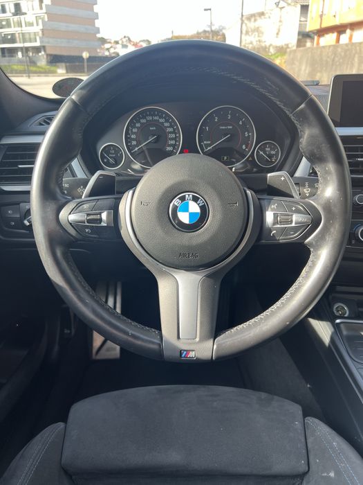Carrinha BMW 320d Touring Pack M