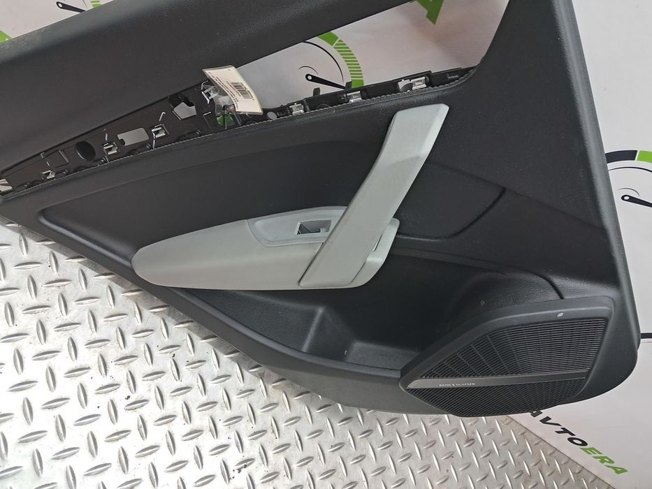 Обшивка двери карта дверная задняя левая AUDI Q5 80A 80A867303ABWFA