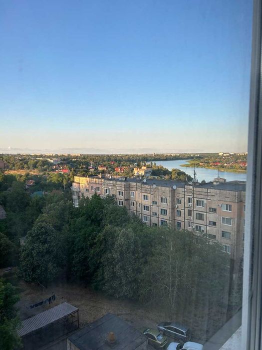 Трикімнатна квартира на вул. Нарвській