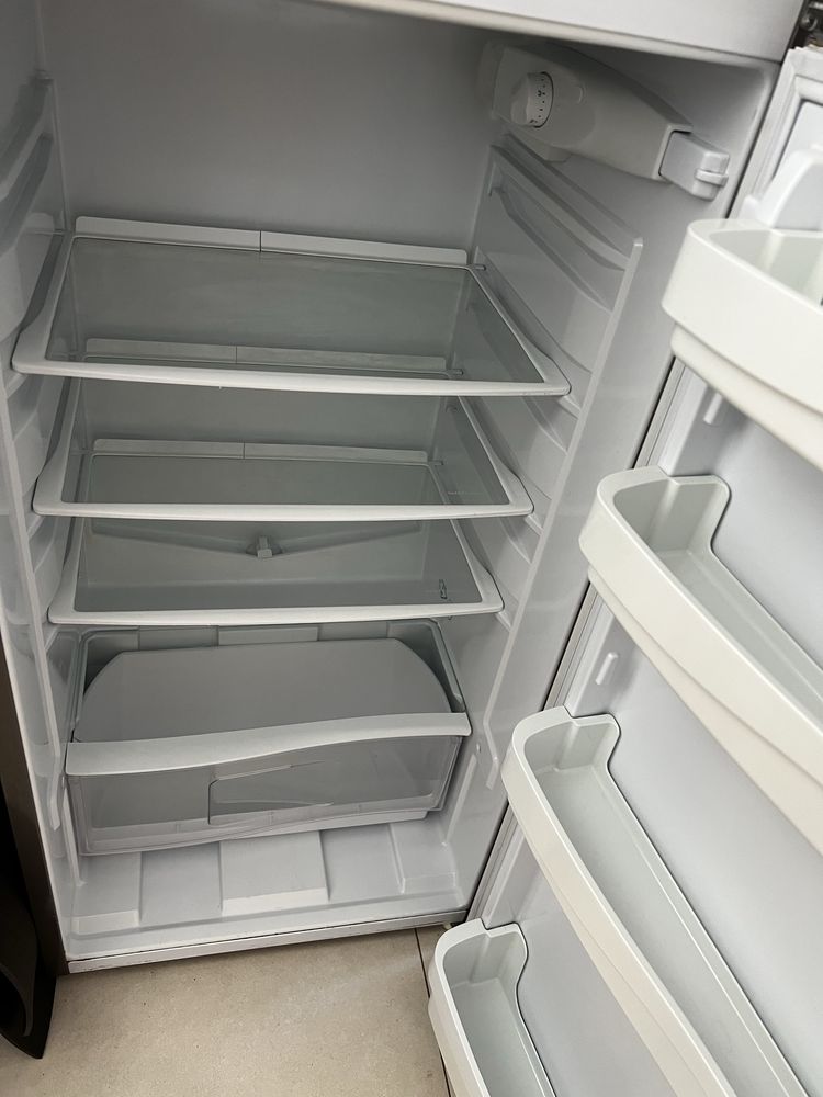 Frigorífico 2 Portas Com Congelador Frost Geladeira