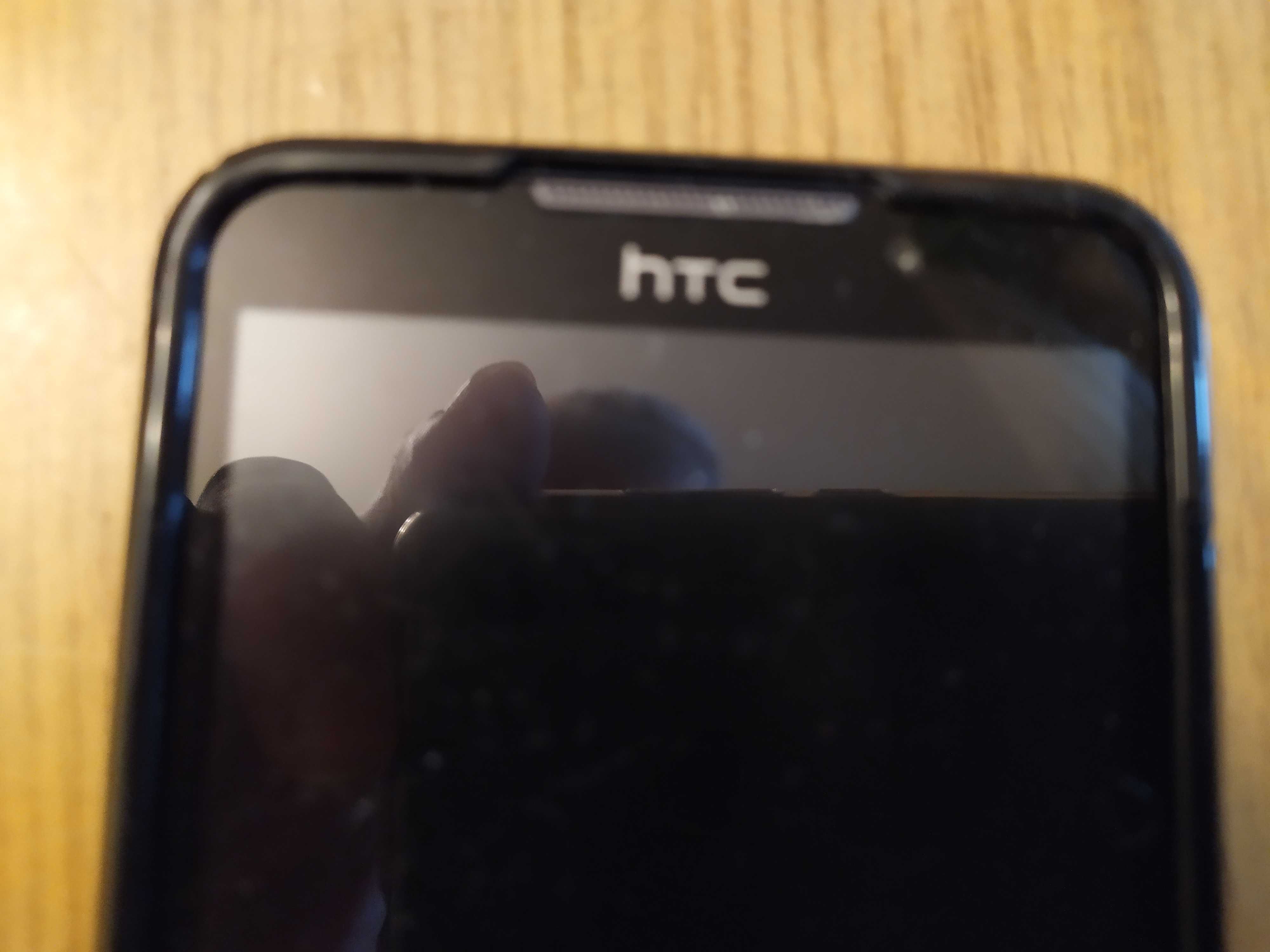 Продам мобильный телефон HTC Desire 516 dual sim (нерабочий)