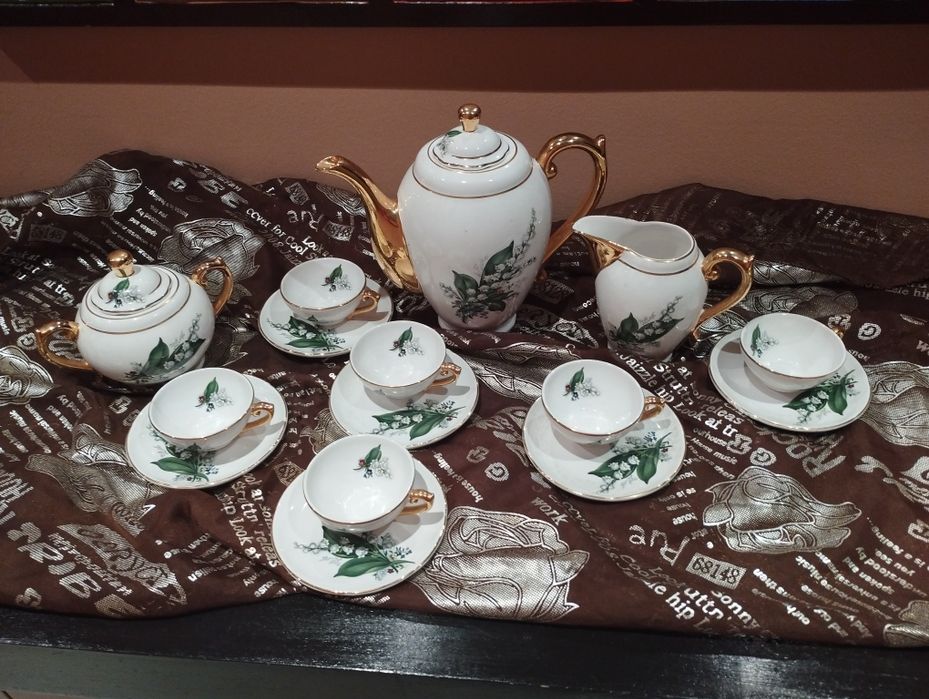 Conjunto de café de porcelana Louçarte  fina e delicada