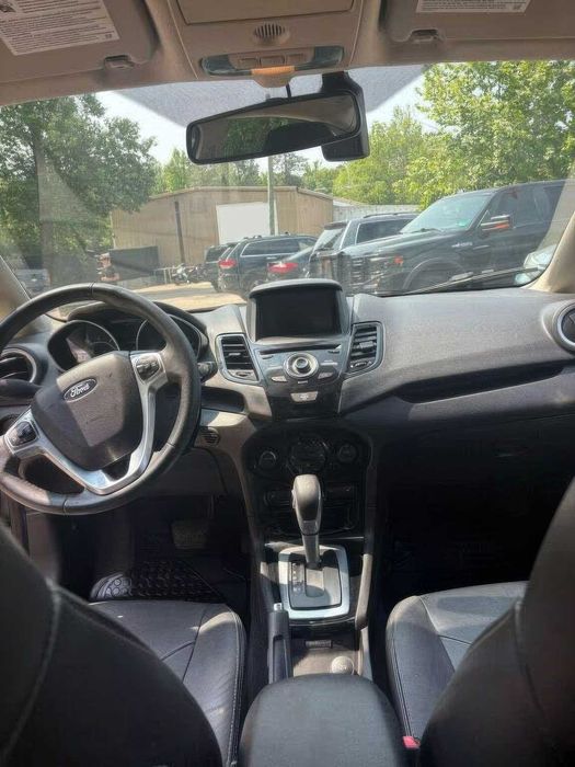 Ford Fiesta Titanium      2014