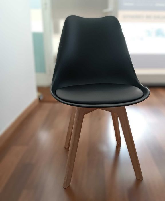 Pack de 4 Cadeiras Pretas de Escritório ou Sala